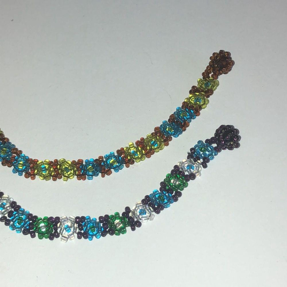 Lot of 2 Vintage Boho Seed Bead Flower Beaded Bracelets - Picture 3 of 7